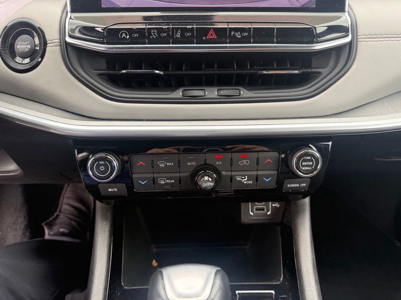 Used 2025 Jeep Compass SUV
