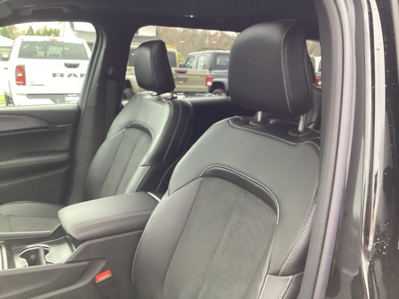 New 2025 Jeep Grand Cherokee L SUV