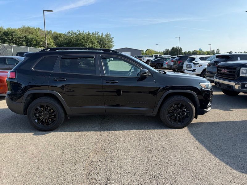 Used 2023 Jeep Cherokee SUV