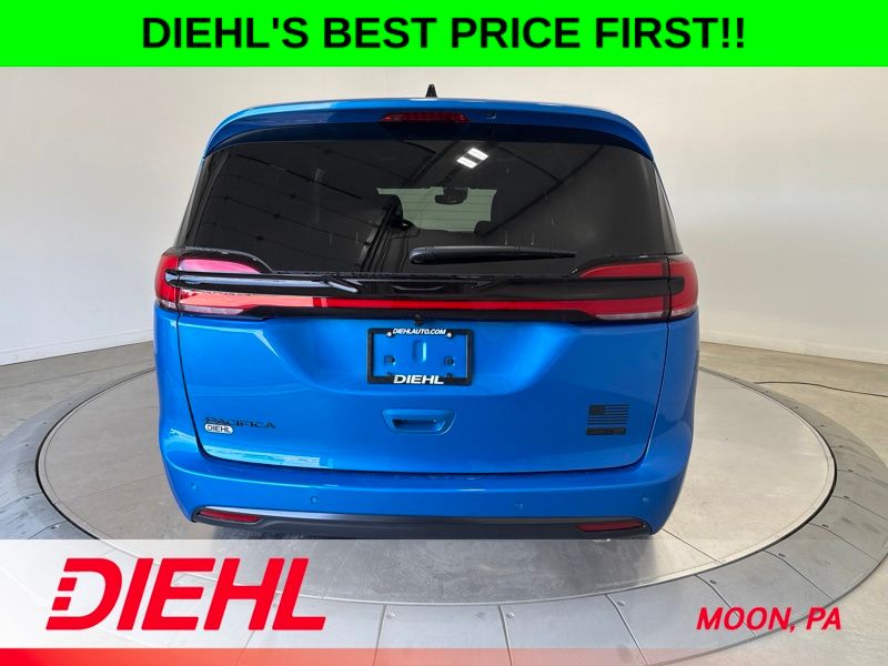 New 2027 Chrysler Pacifica Van