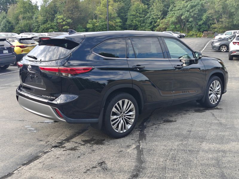 Used 2022 Toyota Highlander SUV