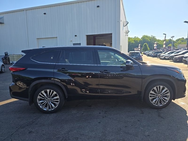 Used 2022 Toyota Highlander SUV