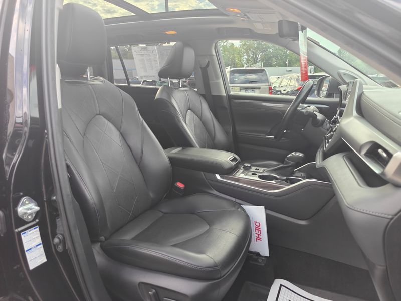 Used 2022 Toyota Highlander SUV