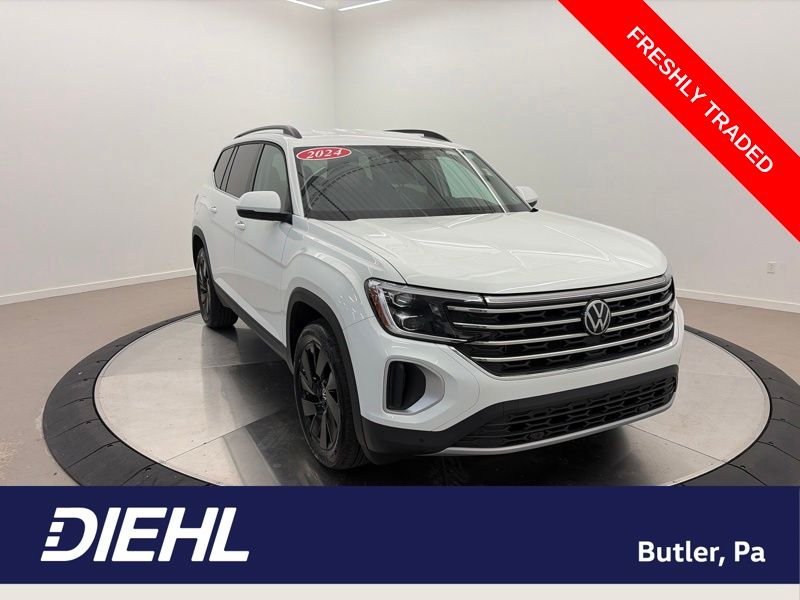 Pure White 2024 Volkswagen Atlas SUV / Crossover All-Wheel Drive 8-Speed Automatic