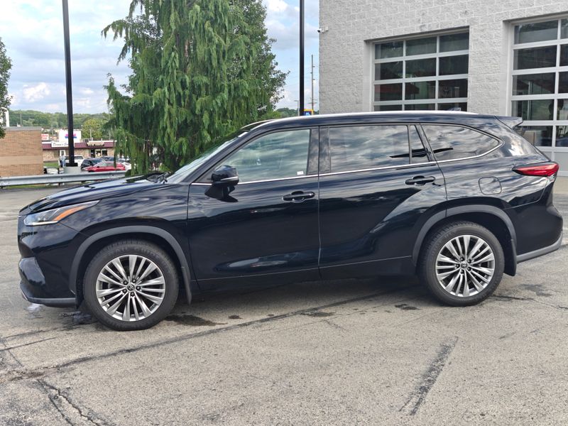 Used 2022 Toyota Highlander SUV