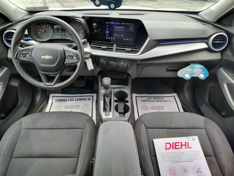 Used 2024 Chevrolet Trax SUV