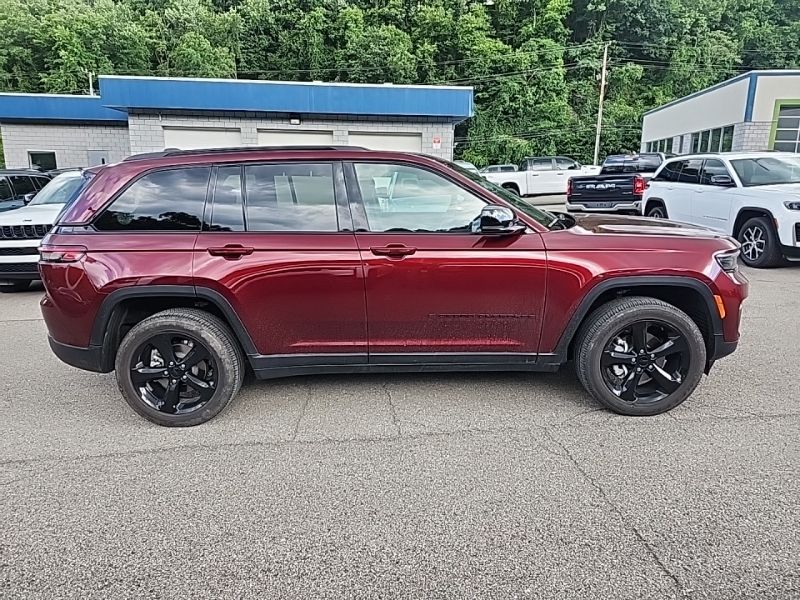 Used 2025 Jeep Grand Cherokee SUV