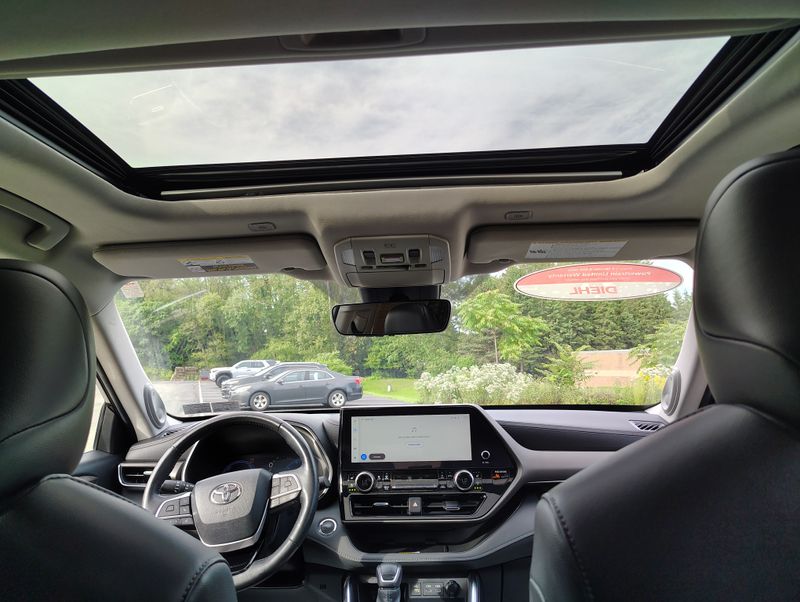 Used 2023 Toyota Highlander Hybrid SUV
