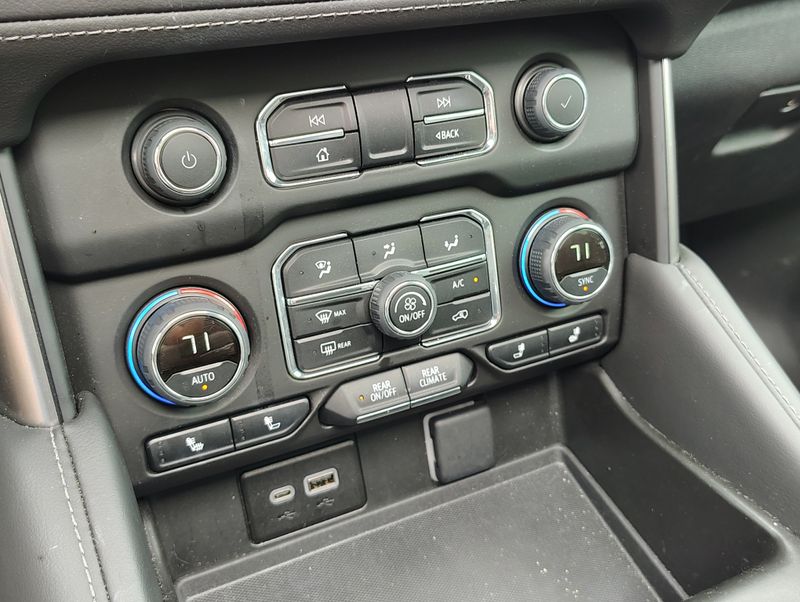 Used 2024 Chevrolet Suburban SUV