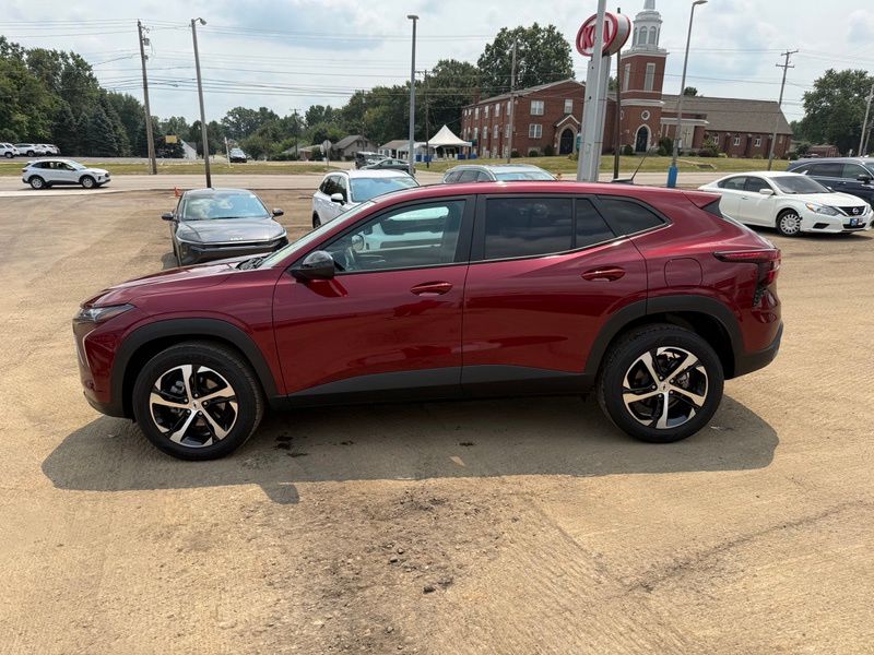 Used 2025 Chevrolet Trax SUV