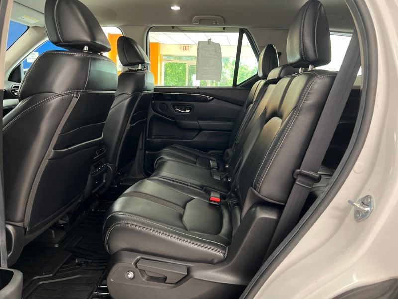 Used 2025 Honda Pilot SUV