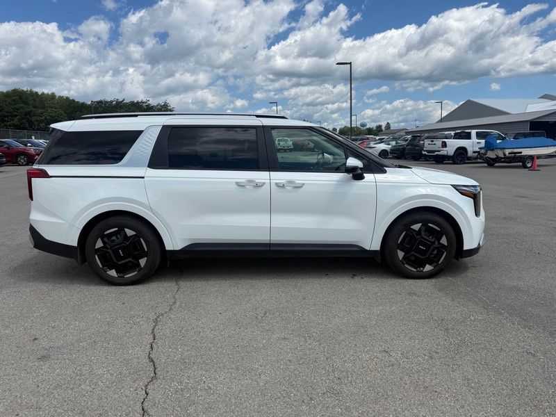 Used 2025 Kia Carnival Van