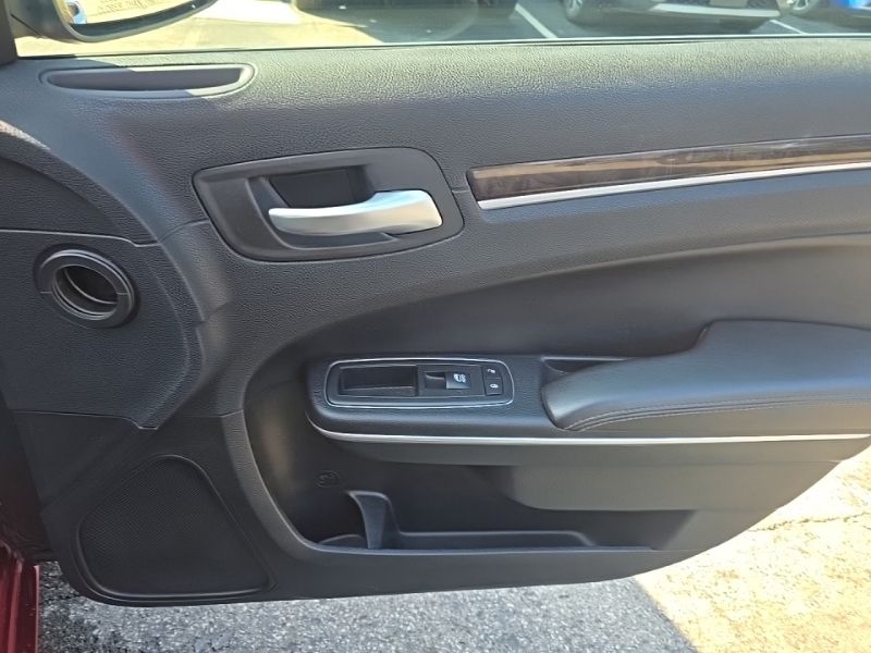 Used 2018 Chrysler 300 Sedan
