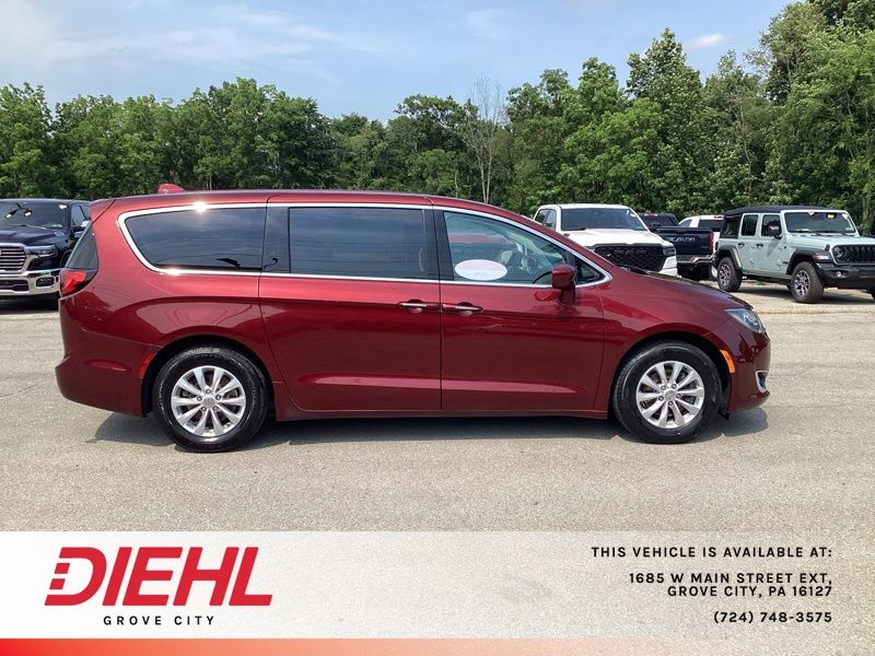 Used 2019 Chrysler Pacifica Van