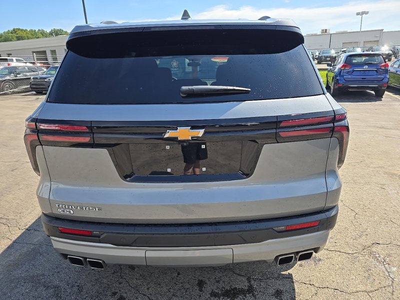 Used 2025 Chevrolet Traverse SUV