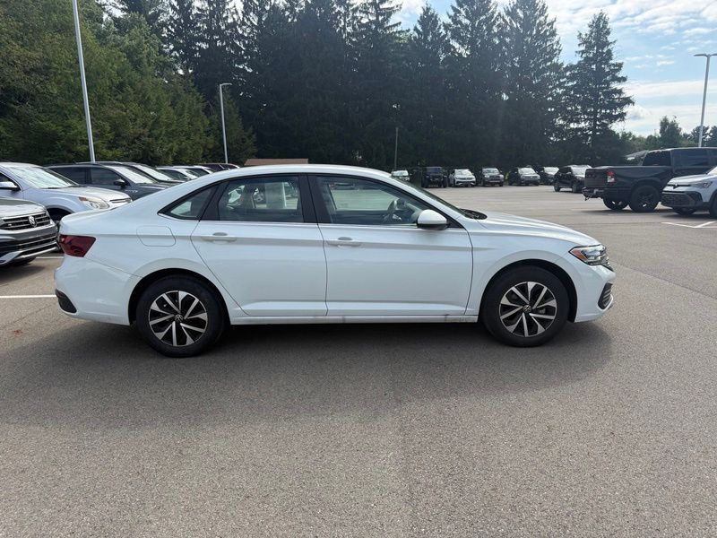 Used 2024 Volkswagen Jetta Sedan