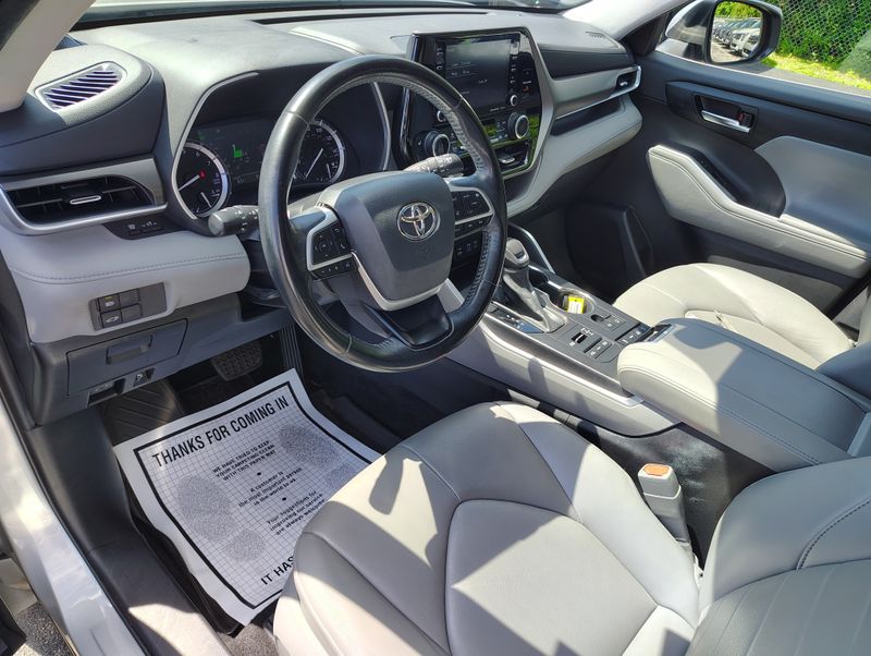 Used 2022 Toyota Highlander SUV
