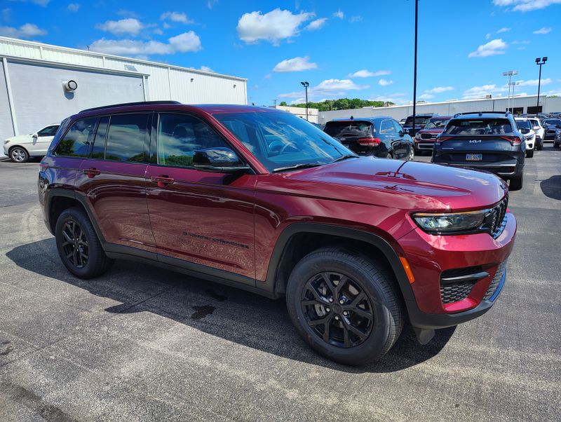 Used 2025 Jeep Grand Cherokee SUV