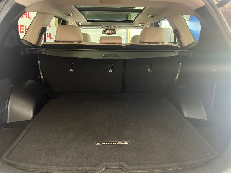 2019 Hyundai Santa Fe Limited - Photo 8