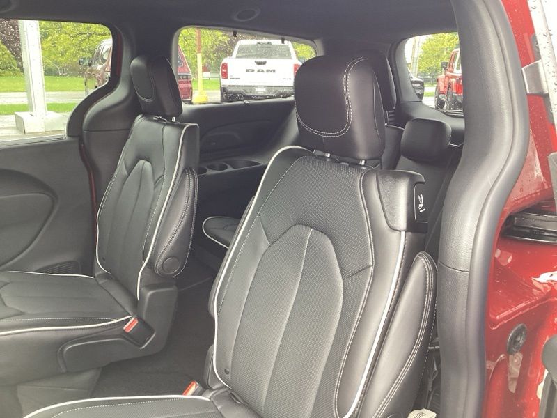 New 2027 Chrysler Pacifica Van