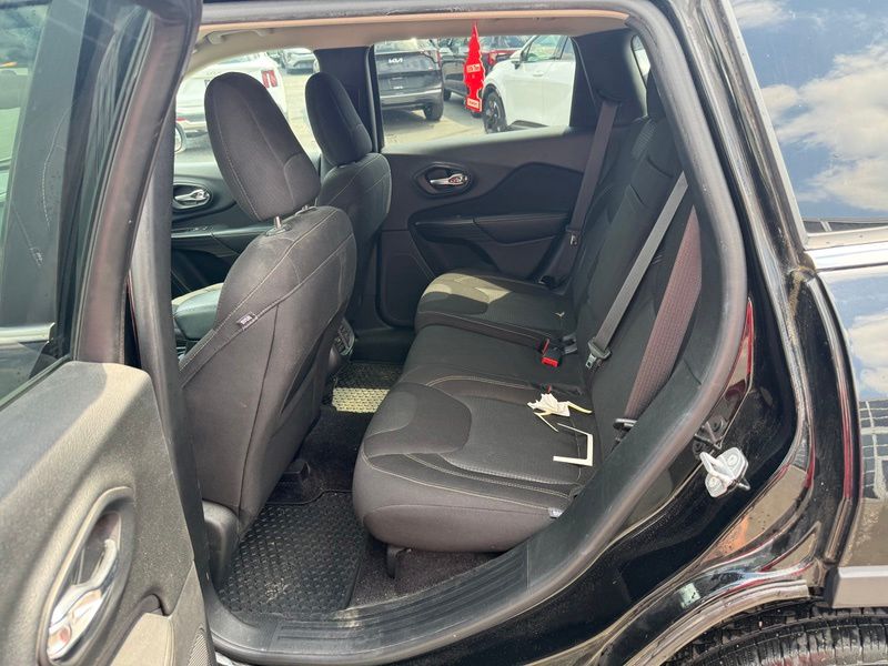 Used 2017 Jeep Cherokee SUV