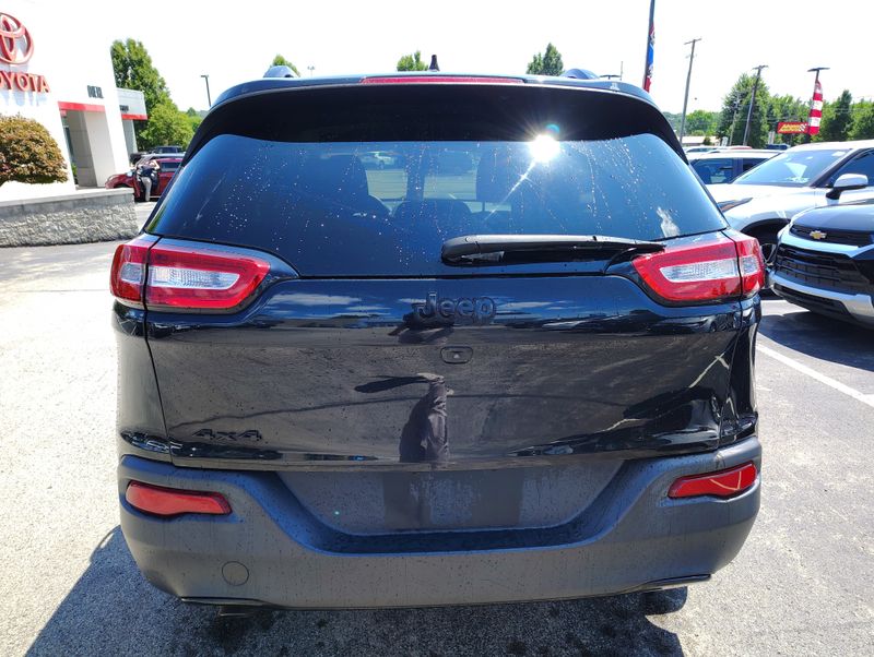 Used 2016 Jeep Cherokee SUV