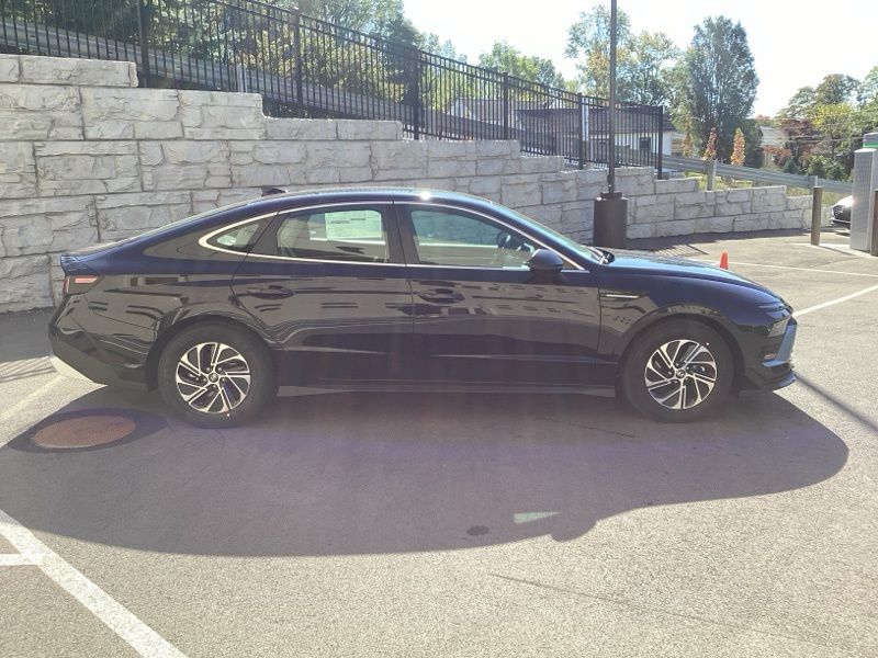 New 2026 Hyundai Sonata Hybrid Sedan