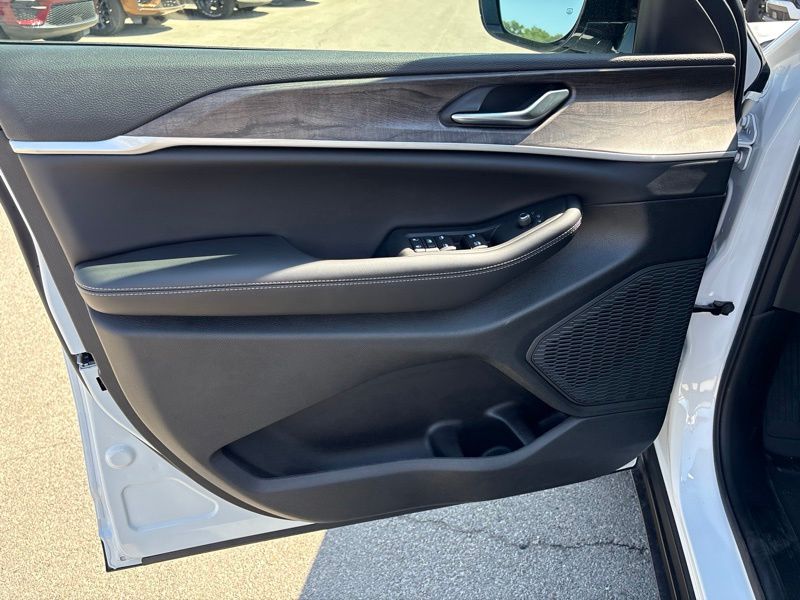 New 2026 Jeep Grand Cherokee SUV