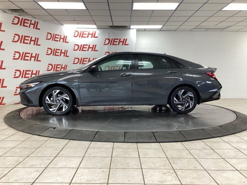 Used 2025 Hyundai Elantra Hybrid Sedan