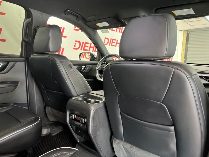 Used 2025 Buick Enclave SUV