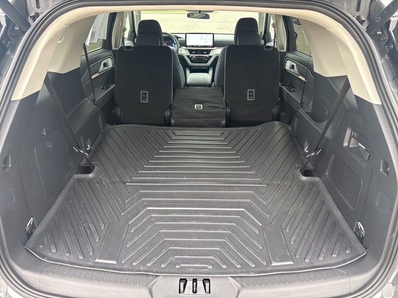 Used 2025 Ford Explorer SUV