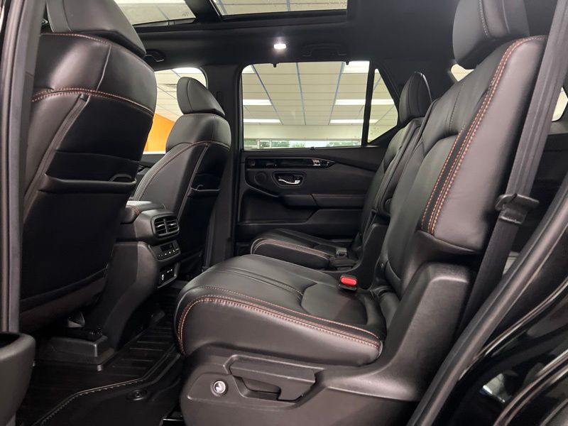 Used 2025 Honda Pilot SUV