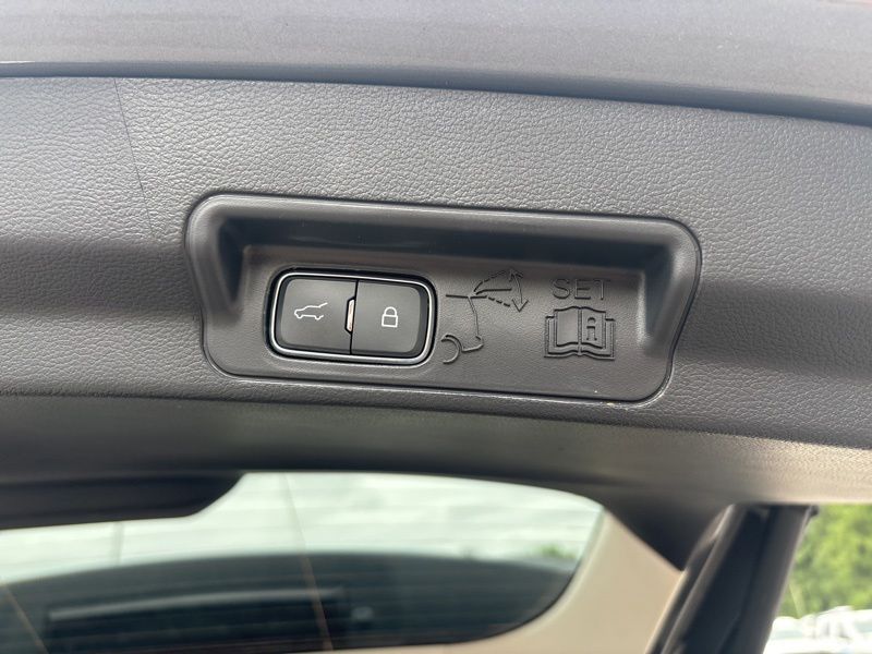 Used 2025 Ford Explorer SUV