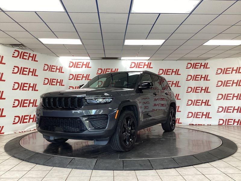 Used 2025 Jeep Grand Cherokee SUV