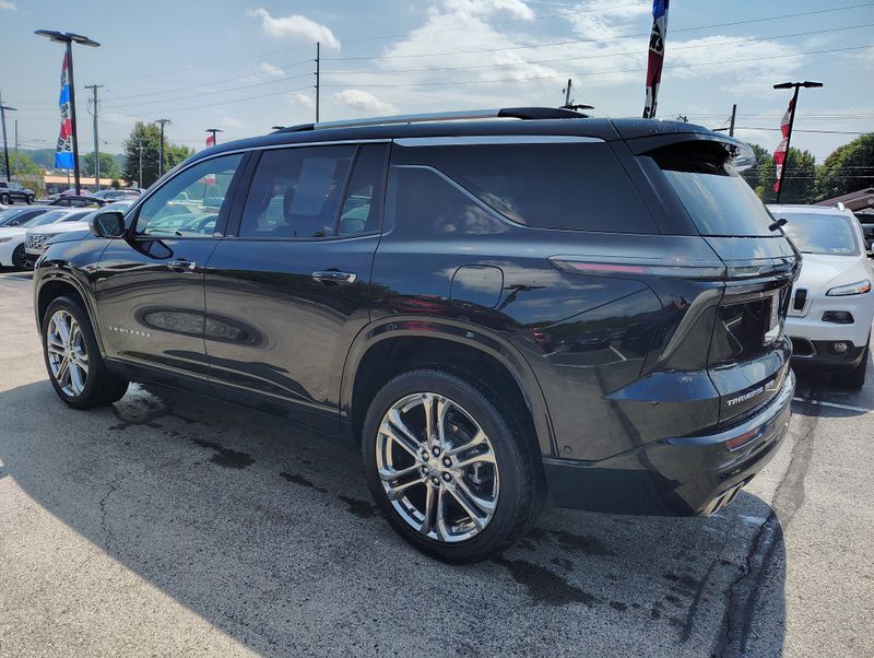 Used 2025 Chevrolet Traverse SUV