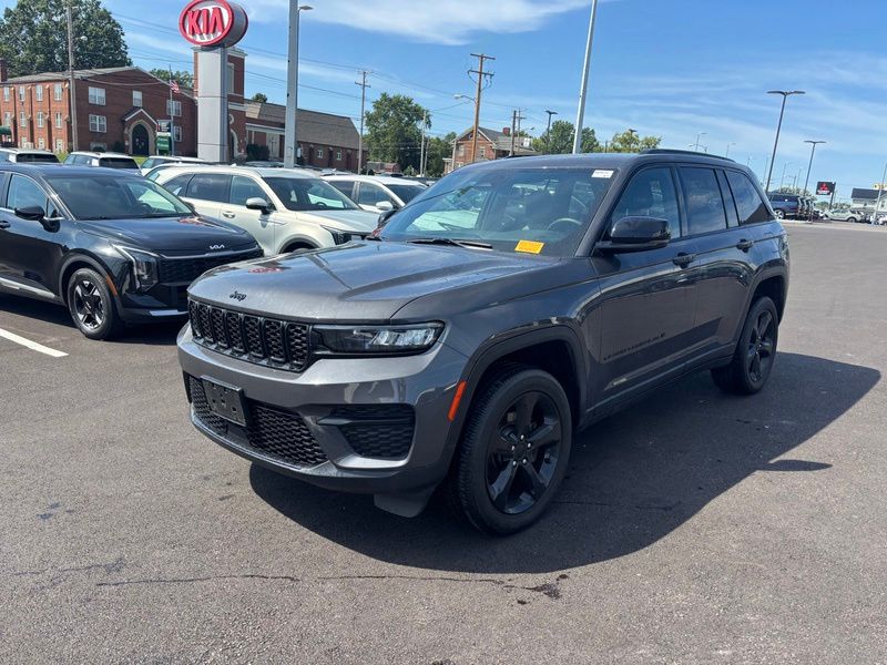Used 2023 Jeep Grand Cherokee SUV