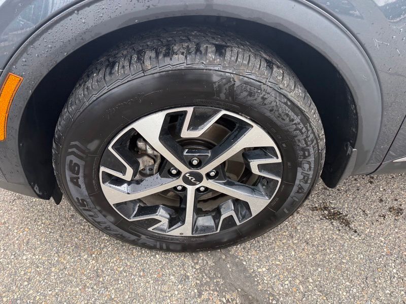 Used 2023 Kia Sportage Hybrid SUV