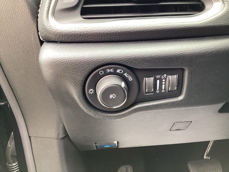 New 2026 Chrysler Pacifica Van