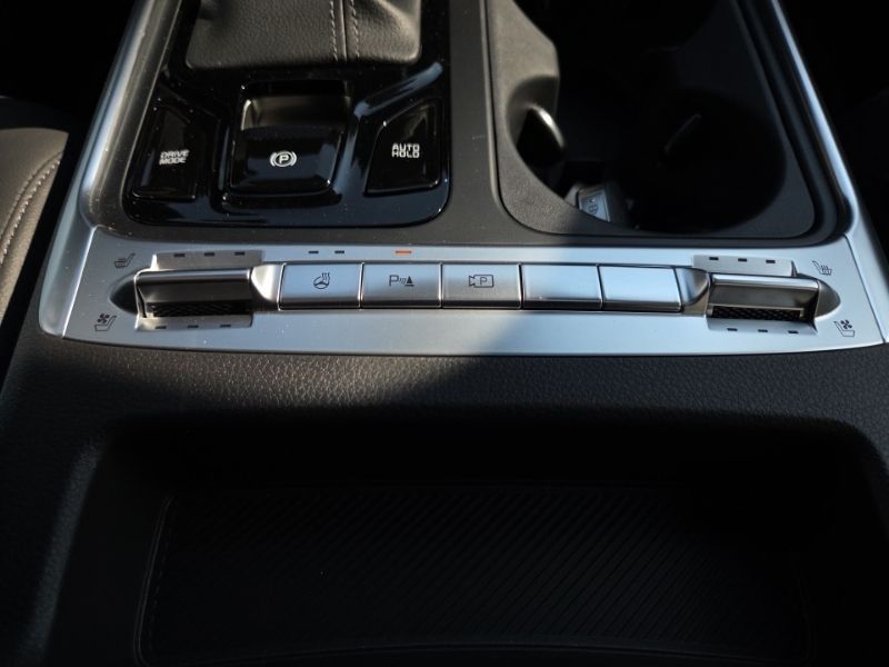 New 2026 Kia Carnival MPV Van