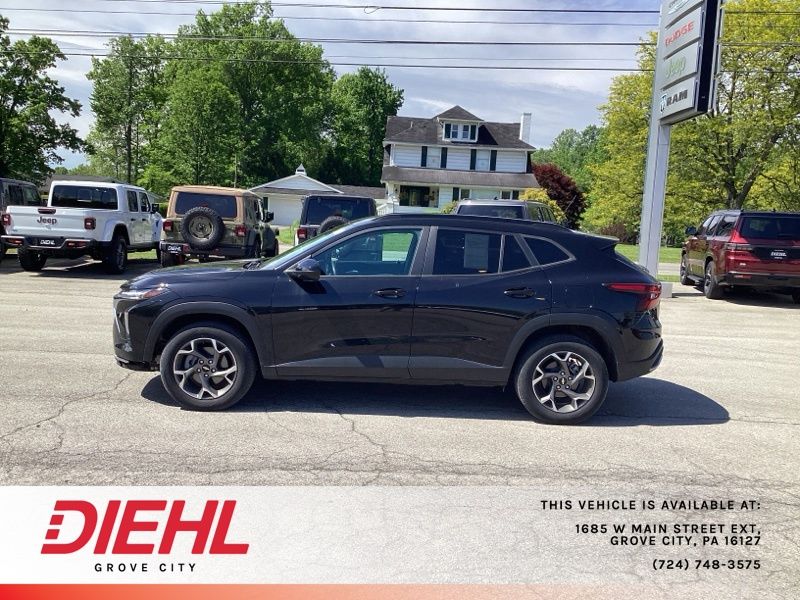 Used 2024 Chevrolet Trax SUV