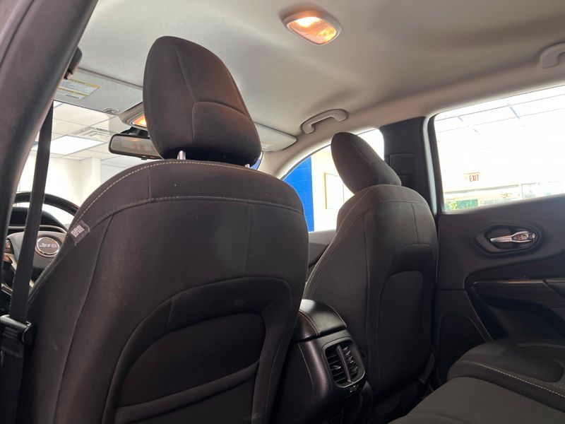 Used 2017 Jeep Cherokee SUV