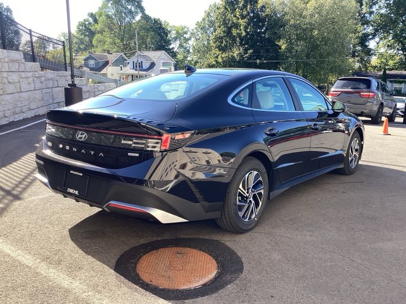 New 2026 Hyundai Sonata Hybrid Sedan