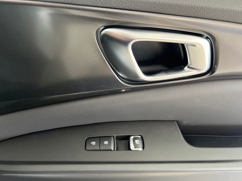 New 2026 Kia Carnival MPV Van