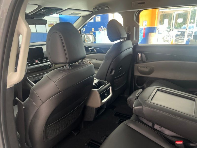 New 2027 Kia Carnival MPV Van