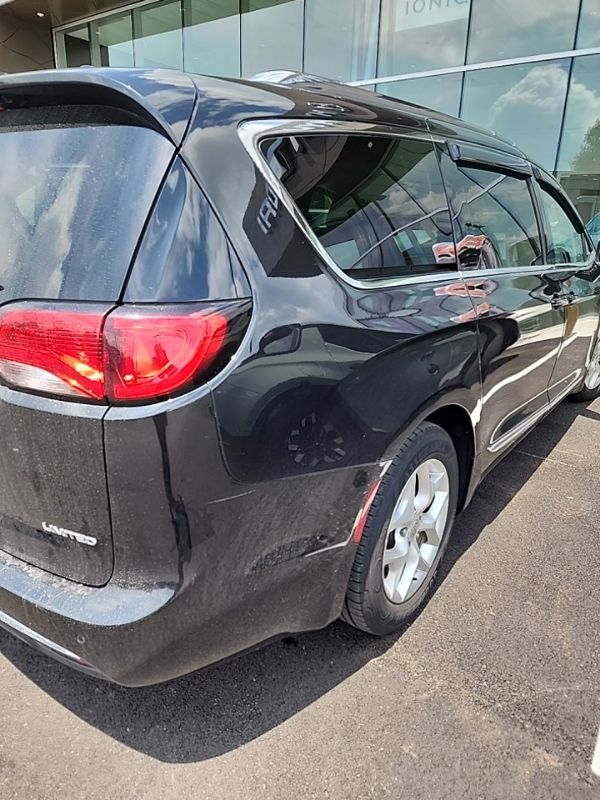 Used 2020 Chrysler Pacifica Van