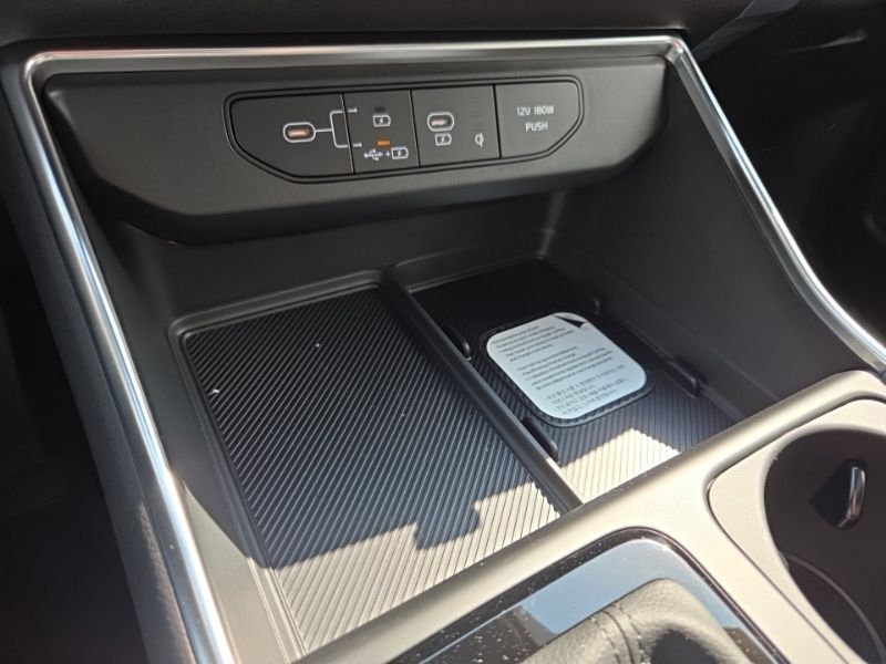 New 2026 Kia Carnival MPV Van