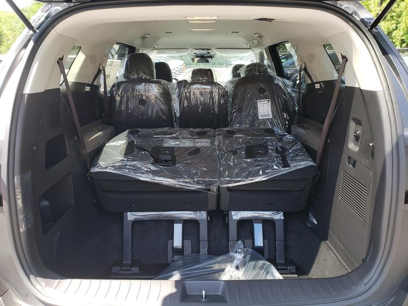 New 2026 Kia Carnival MPV Van