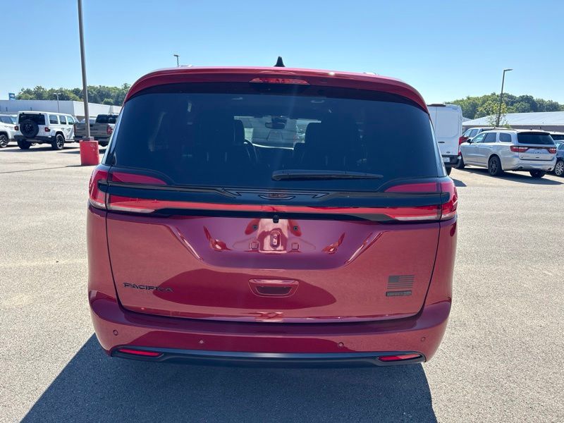 New 2027 Chrysler Pacifica Van