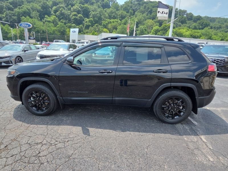 Used 2023 Jeep Cherokee SUV