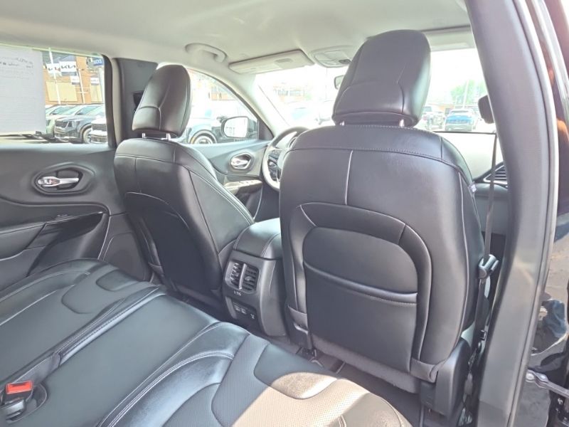 Used 2023 Jeep Cherokee SUV